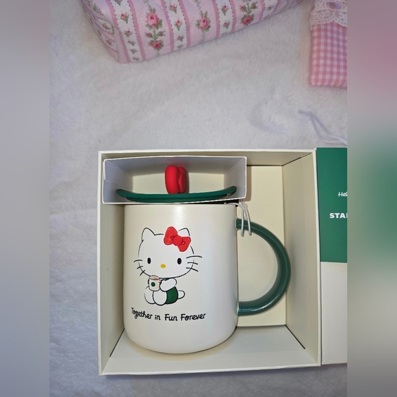 Starbucks × Hello Kitty Ribbon Mug – Limited Edition 15oz BNIB - Picture 3 of 8